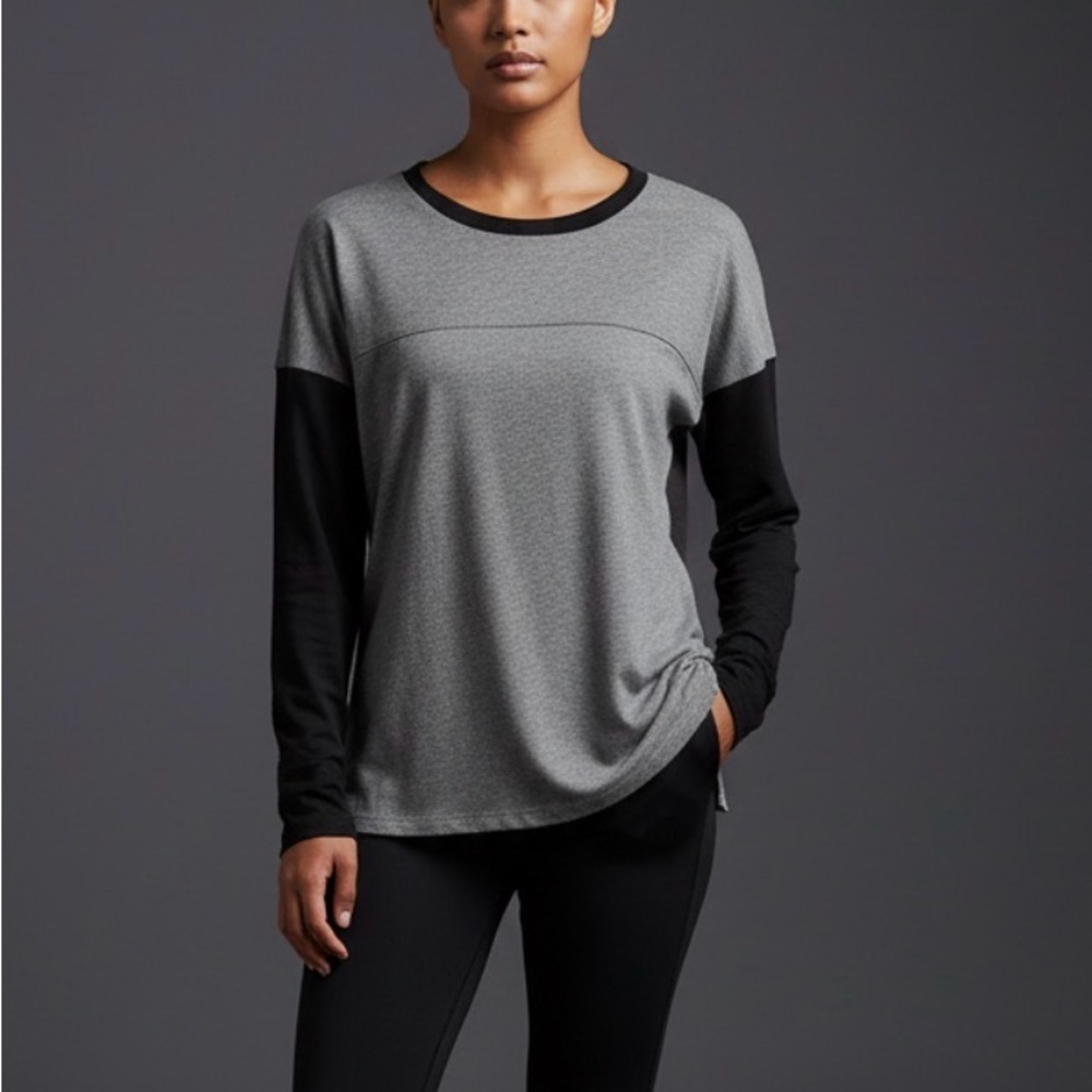 Feel the Piece top size M/L never worn
